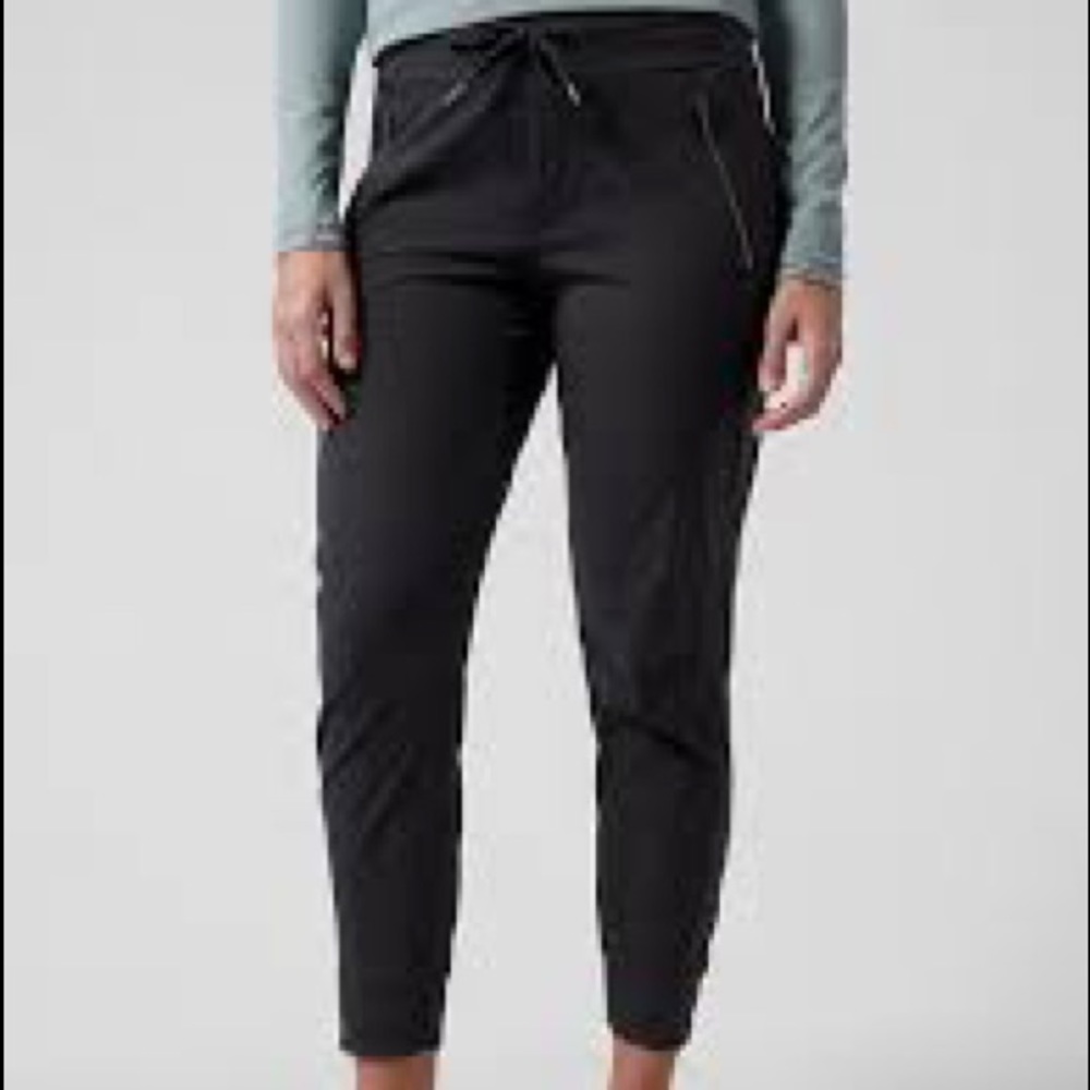 Trekkie North Jogger Athleta NWT